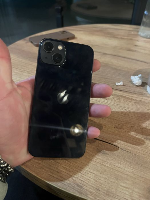 Продам айфон 13-256