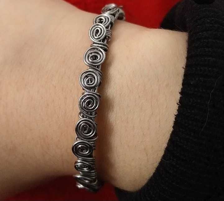 Pulseiras de casal em aço artesanais