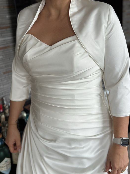 Suknia ślubna wiązana plus bolerko i welon