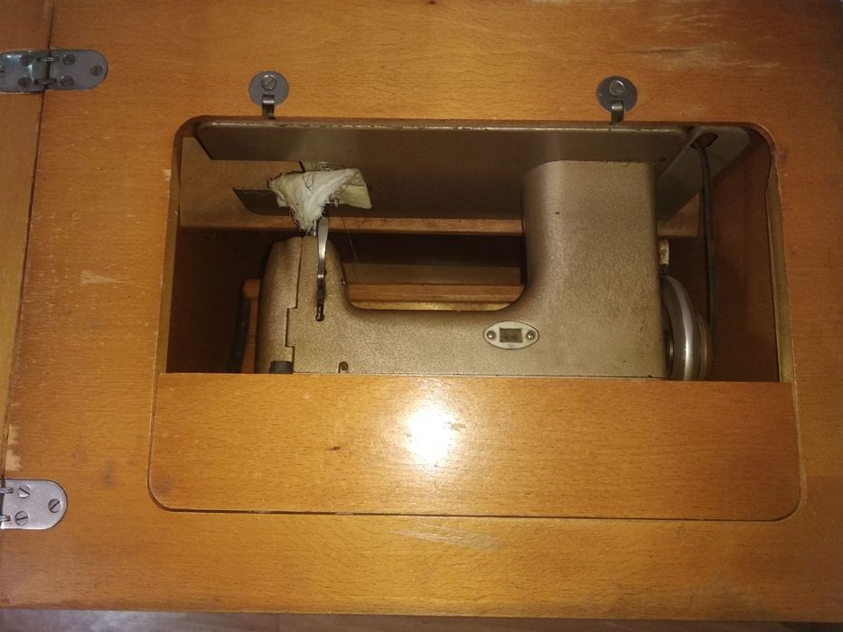 Швейна ножна машинка "Подільськ"