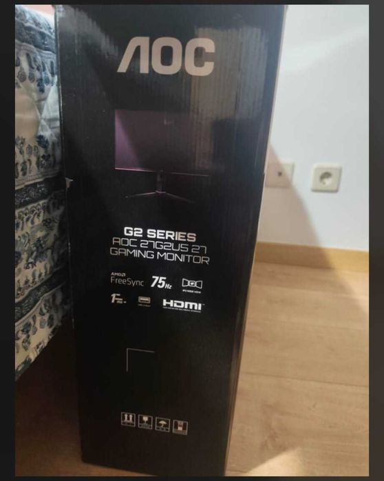 Monitor Gaming AOC 27GU2U5 - *Painel LCD com dano leve*