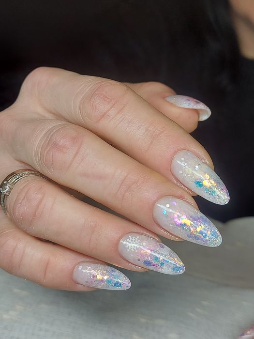 Маникюр и педикюр