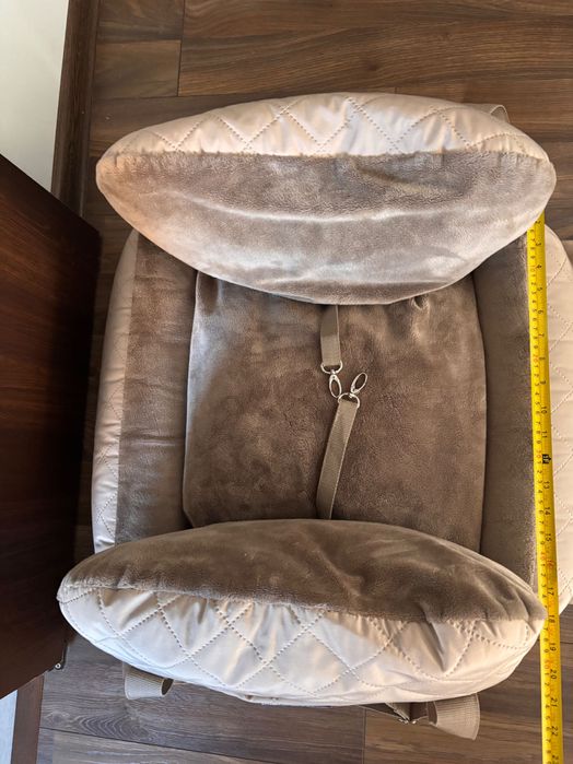 Siedzenie samochodowe dla psa