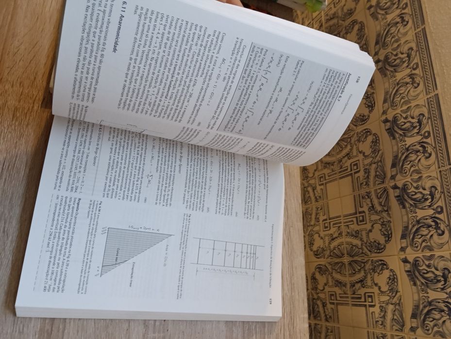 Físico-Química, Volume 1, 2 e 3 - 6ª edição, escrito por Peter Atkins