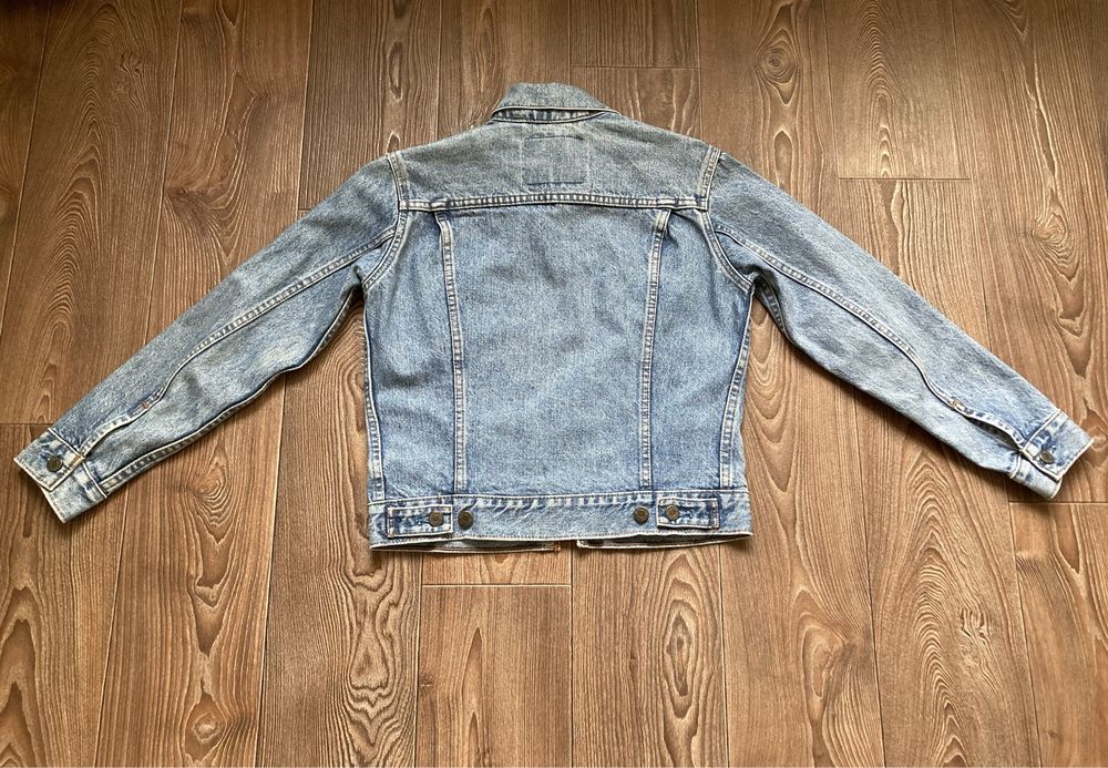 Джинсова куртка коротка Levi’s розмір XS -S