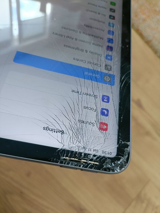 Apple iPad Pro 12,9" 5. generacji (M1) 128 GB Wi-Fi – sprawny, pęknięta szybka
