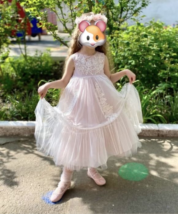 Нарядное платье на девочку 5-7 лет, рост 1.16