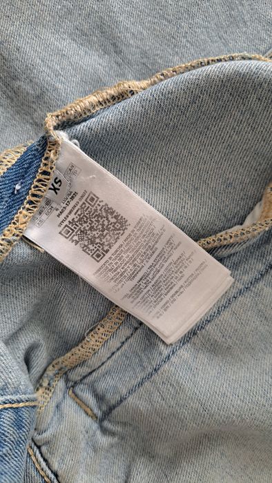 Kurtka jeansowa katana Guess cekiny