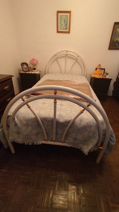 Cama Solteiro Ferro