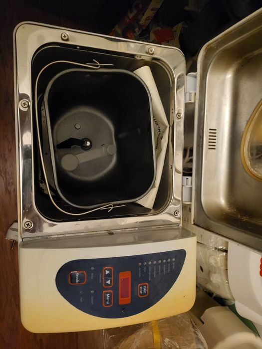 Хлебопечь в отличном состоянии