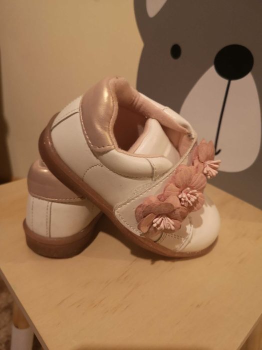 Buciki dla dziewczynki r 22
