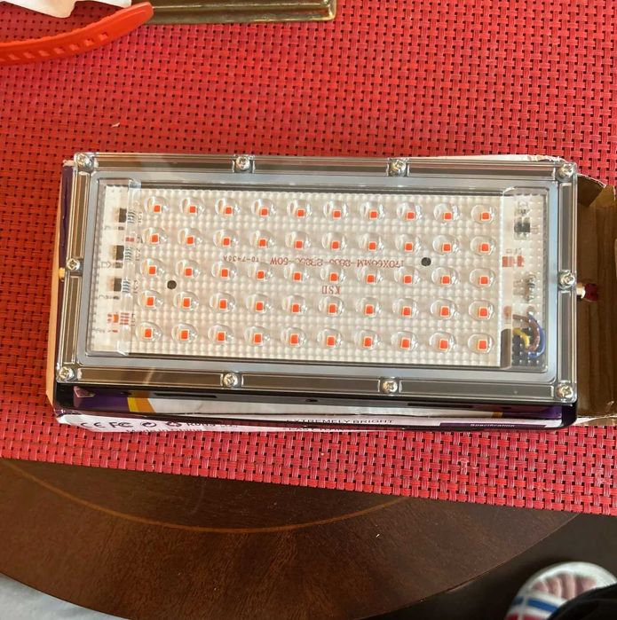 Мощная садовая Фитолампа полного спектра 300 Вт LED Grow для растений