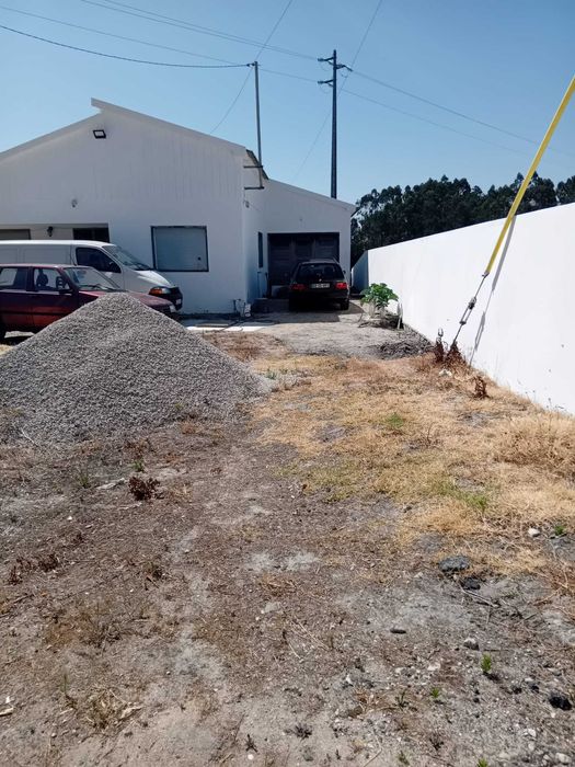 Venda de quinta na Quinta da Sardinha na estrada principal .