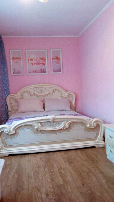 2кімнатні апартаменти з видом на Мак Дональдз. 3 окремі ліжка