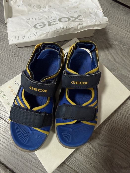 Босоніжки Geox 27- 28 розмір 18 см устілка