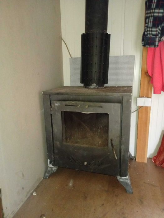 Piec wolnostojący koza