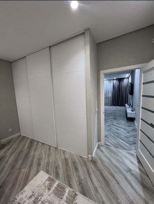 Продам велику 3-х кімнатну квартиру