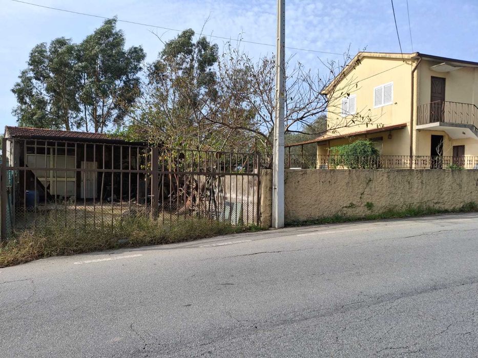 Moradia, armazém e terreno , entre Paço de Sousa e Lagares Penafiel