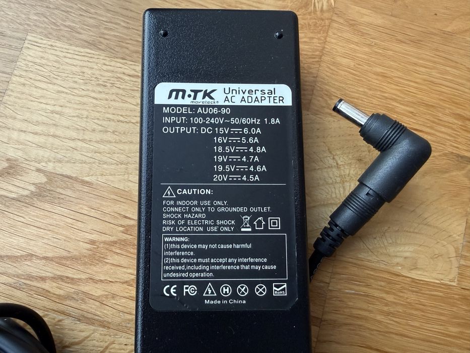 Transformador adaptador universal MTK AU06-90