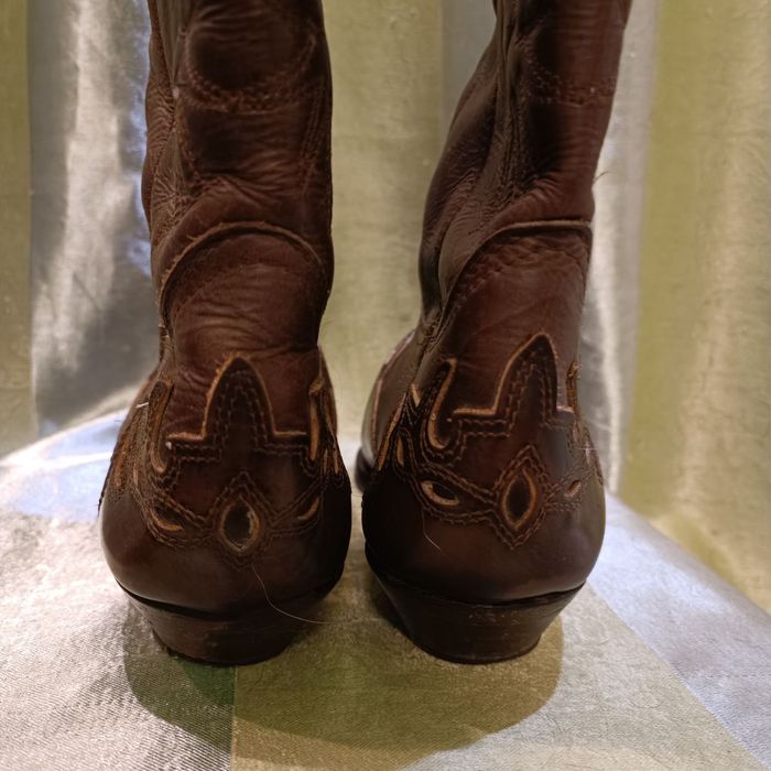 Вінтажні шкіряні чоботи козаки.