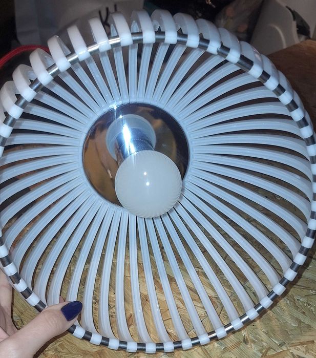 Lampa wisząca z tworzywa biała