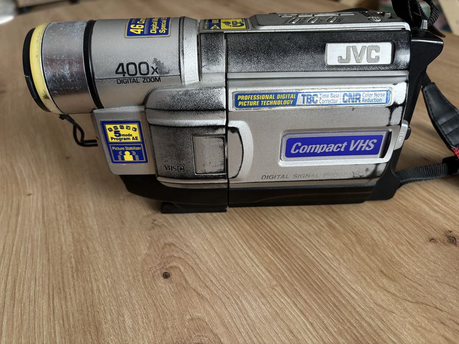 JVC GR-FXM37E Kopaktowa Wideokamera VHS made in Japan Ładowarka