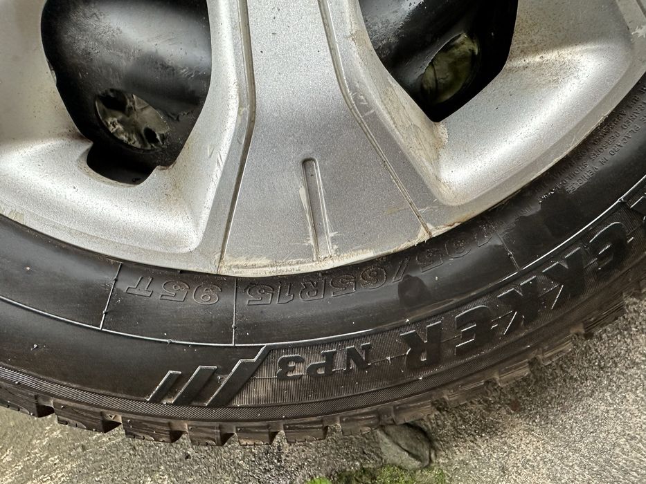 Шини Maxxis ArcticTrekker NP3 195/65 R15 95T  з диском і компаком