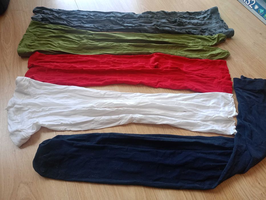 Zestaw cienkich rajstopek na 8-10 lat