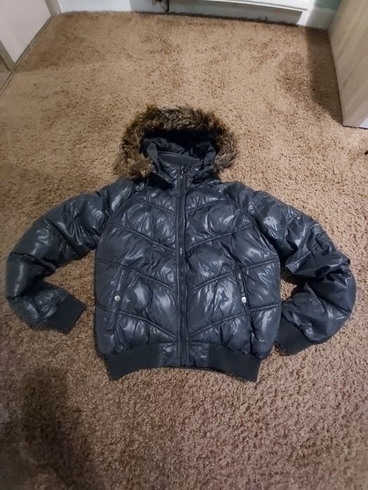 Kurtka Lee r. M/L czarna puchowa, połyskująca