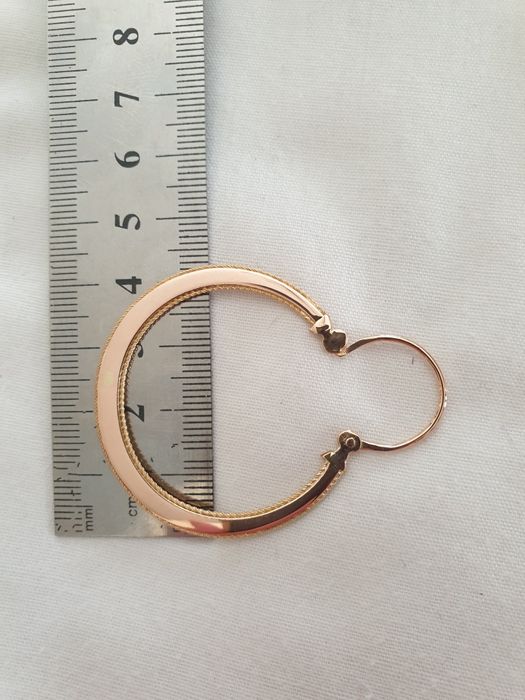 Argolas de ouro grandes