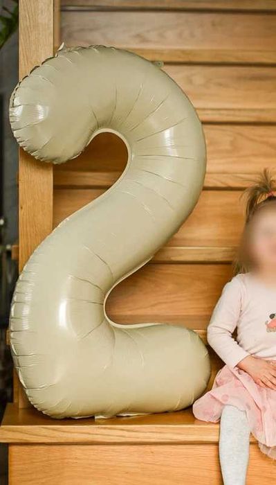 Duży balon cyfra 2 wysokość 100 cm