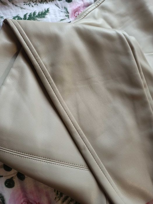 NOWE beżowe spodnie z imitacji skóry ekoskóra damskie Reserved S