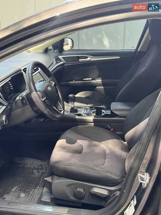 FORD MONDEO 2015 року