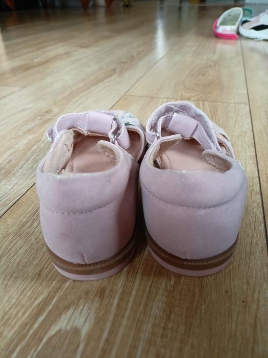 Buty firmy friboo zamszowe haftowane rozmiar 31