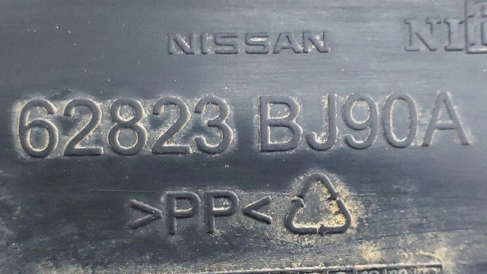 Plástico genérico NISSAN NV200 Furgão/Combi (M20)