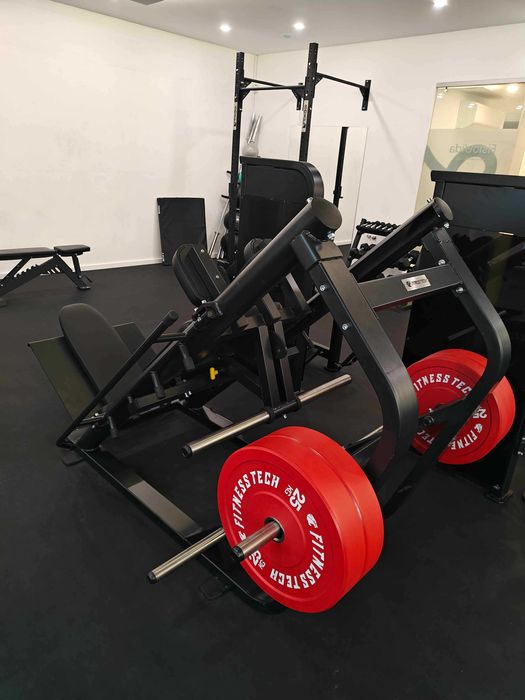 Prensa Jaca + Hack Squat  (Fitness Tech)
