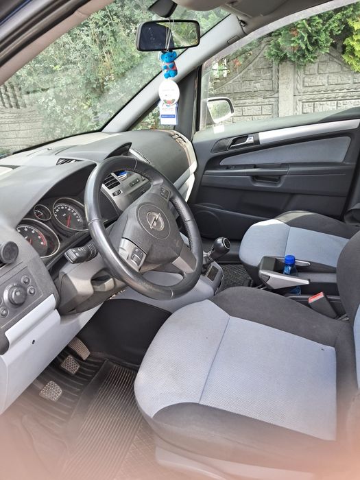 Opel Zafira 2006 r.