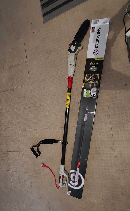 Motoserra extensora semi nova pouco usada