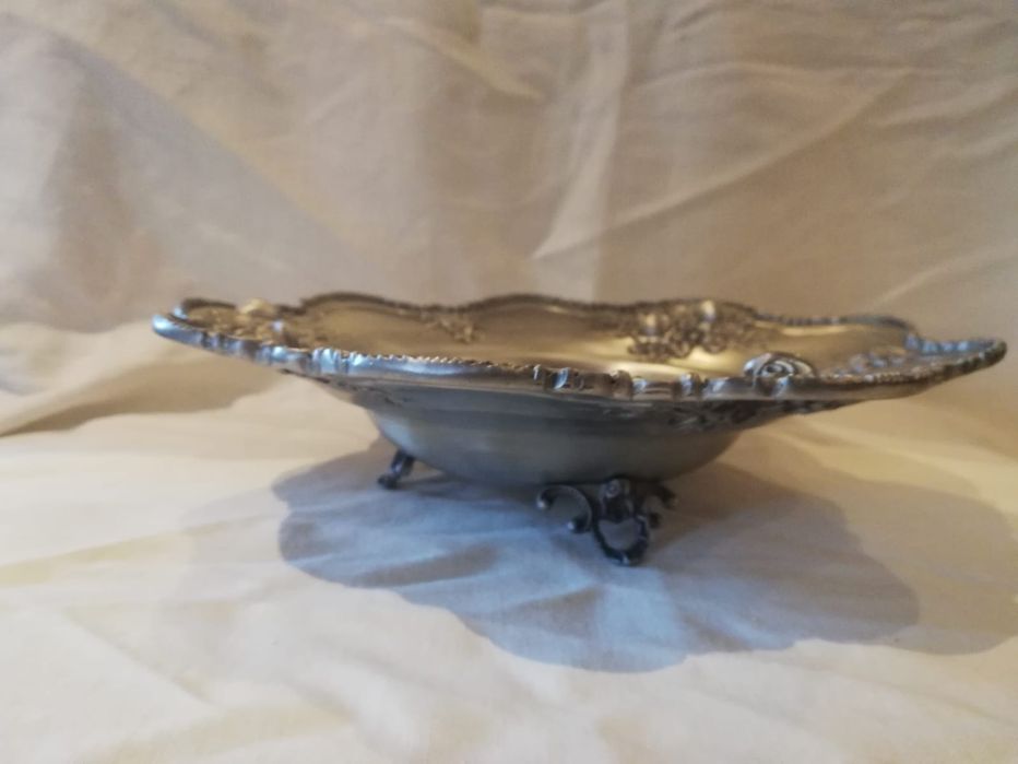 Taça decorativa em estanho
