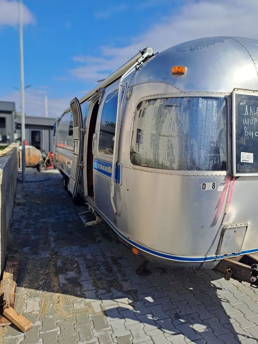 Автобудинок Airstream