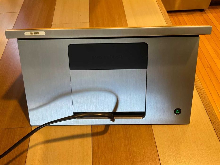 Bang & Olufsen Beosound Moment Beolab 17 floor stand