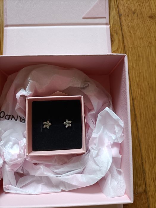 Brincos Sparkling flowers stud Pandora