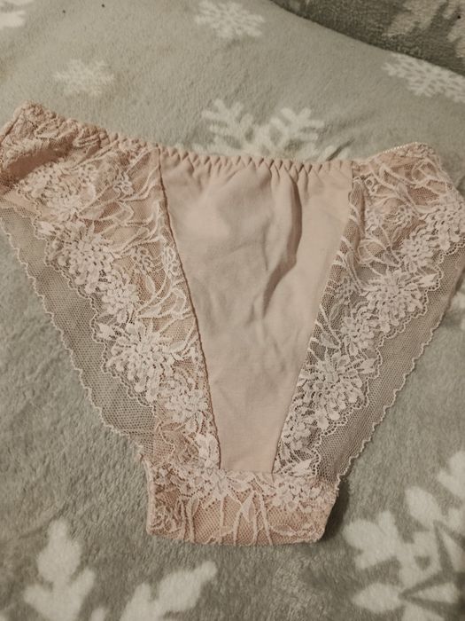 Majtki z koronką