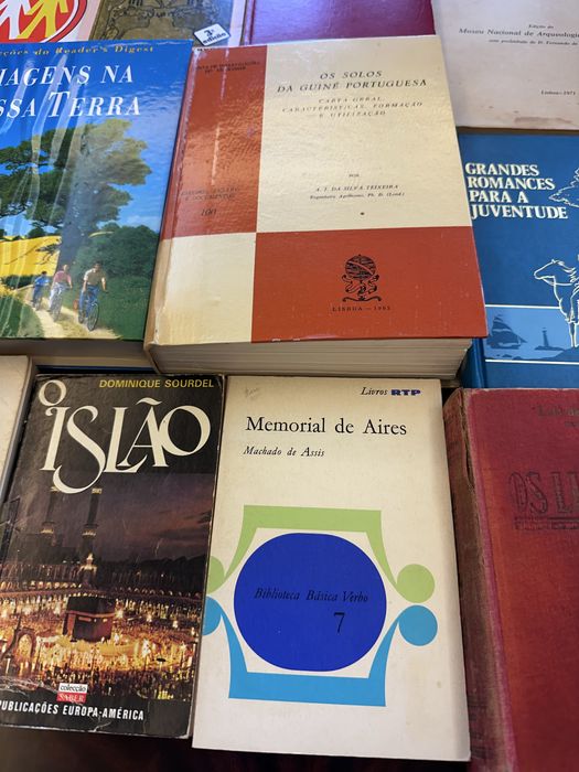 Vendo 10 livros diversos