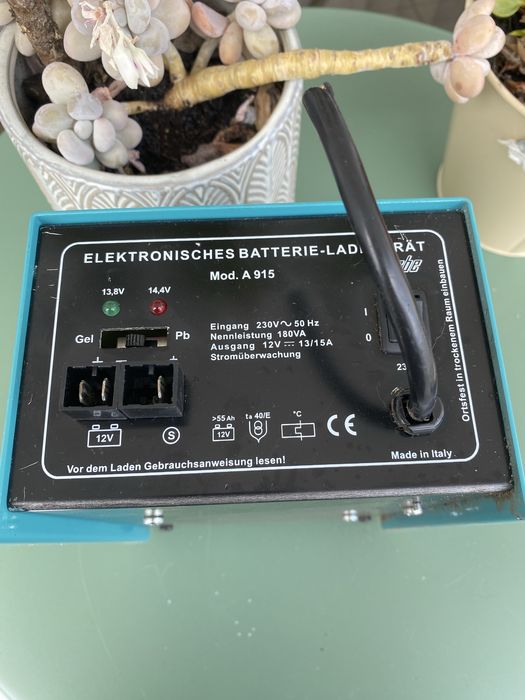 Carregador de bateria autocaravana cbe a-915