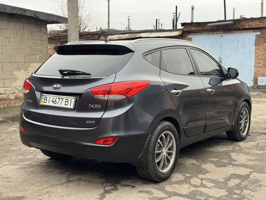 Продам офіційний HYUNDAI IX35 гбо повний привід