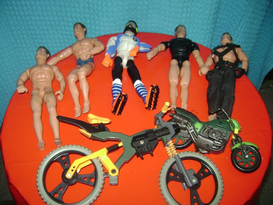 Lote de Bonecos - brinquedo de criança