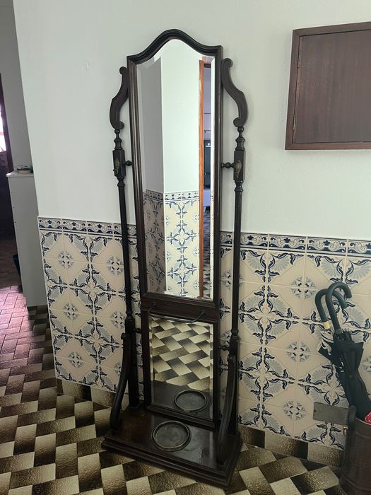 Bengaleiro vintage com espelho