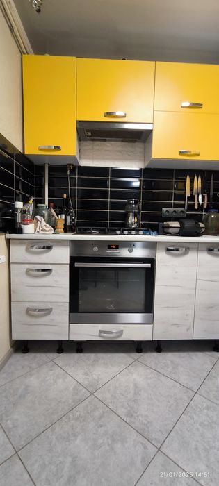 Продам 3-х кімнатну квартиру