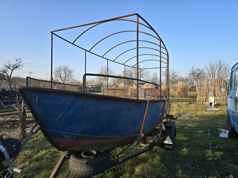 REZERWACJA Łódź z przyczepą